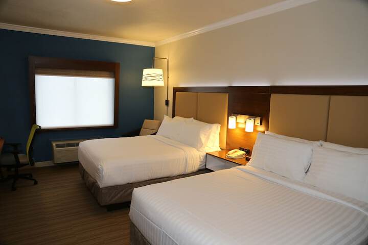 Holiday Inn Express Hotel & Suites Greenville by IHG