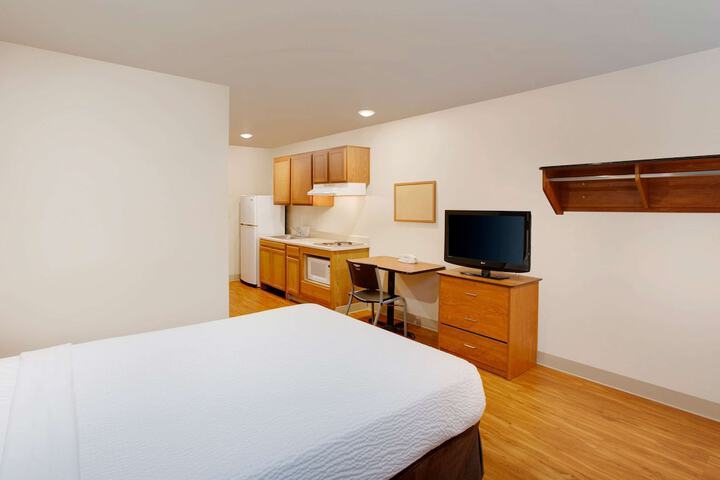 Room 13 of 23