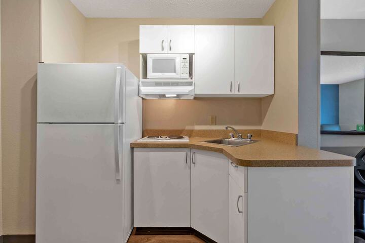 Room 15 of 33