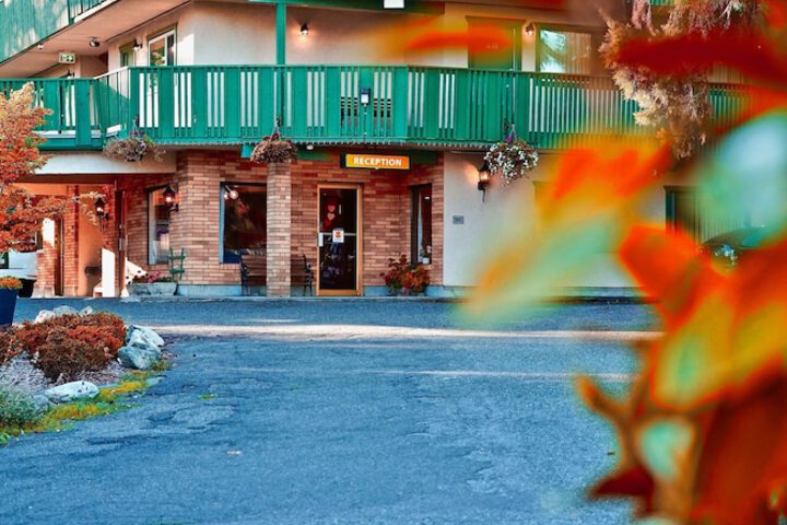 Hotel 4 of 82