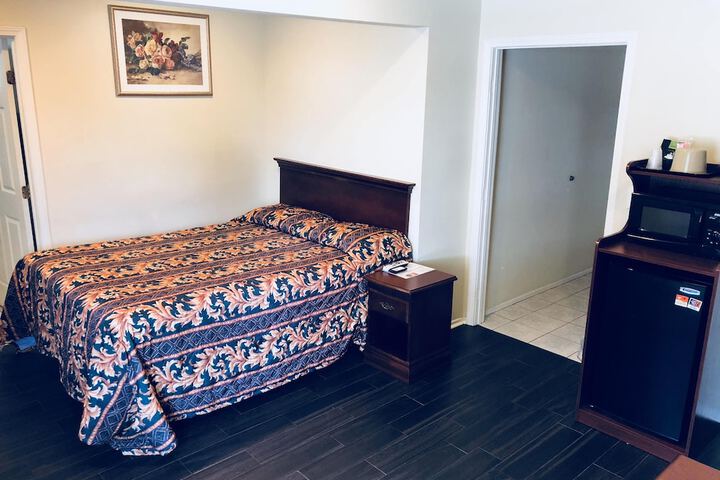 Room 5 of 7