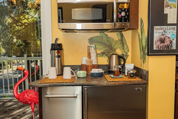 Waters Edge Inn - Adults Only