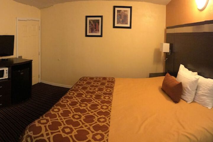 Room 5 of 31