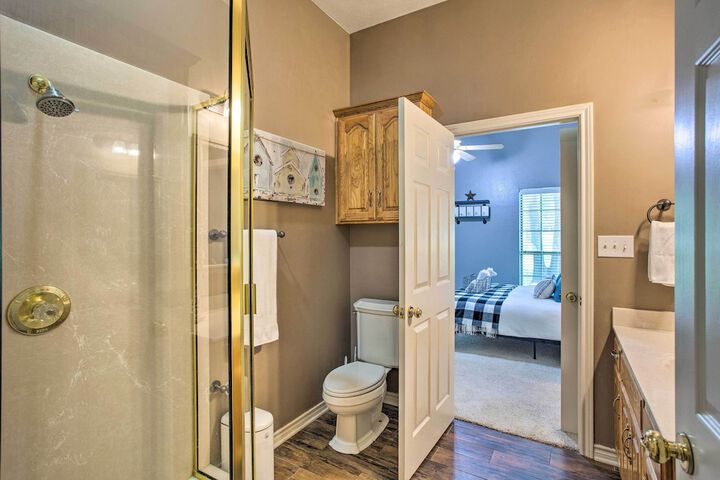 Happy Trails Hideout w / New Bunk House & Hot Tub!