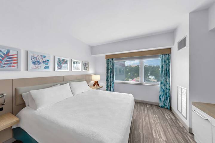 Room 16 of 41