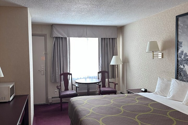 Room 71 of 96