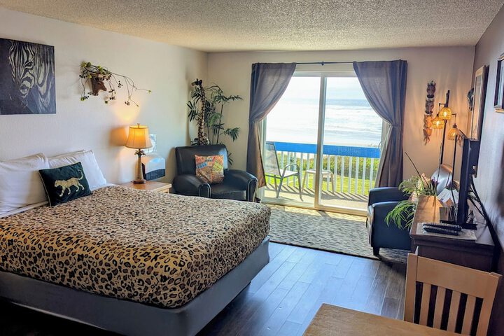 Silver Surf Motel