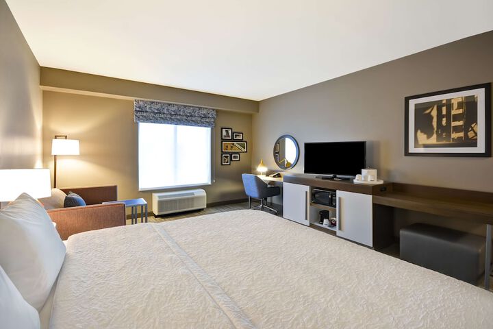 Hampton Inn Livonia Detroit