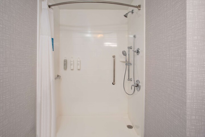 Room 16 of 46