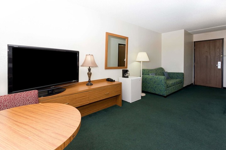 Room 12 of 14
