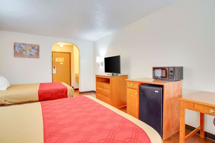 Room 26 of 32