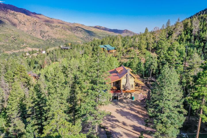 Mountain Getaway Cabinhot Tub & Pool Table4bd