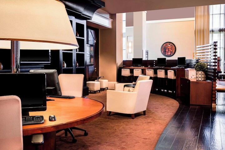 Sheraton Overland Park Hotel at the Convention Center