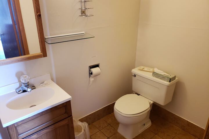 Room 19 of 102
