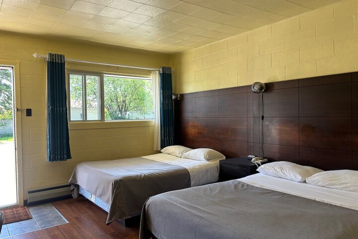 Motel R-100