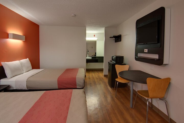 Room 13 of 31
