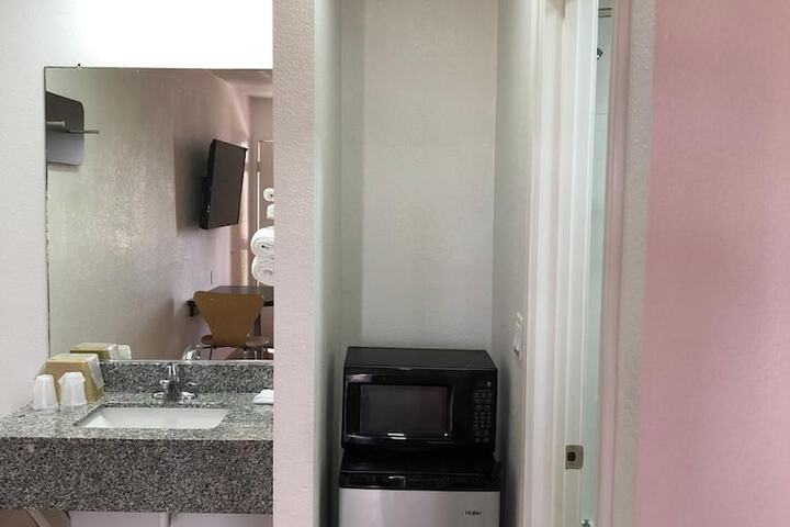 Room 13 of 24