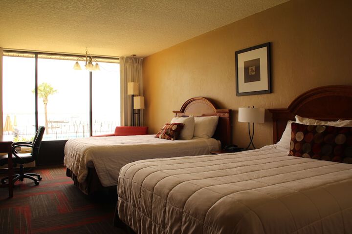 Room 8 of 40