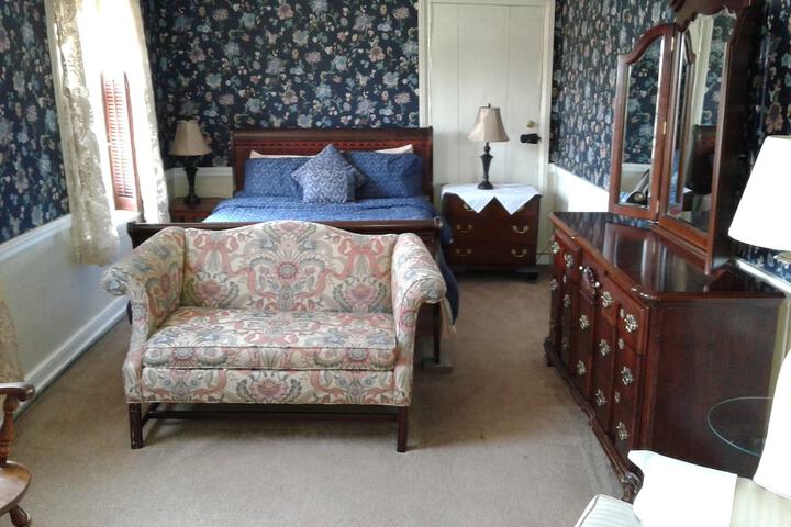 Room 27 of 42