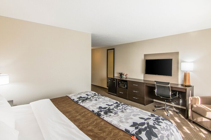 Room 25 of 35