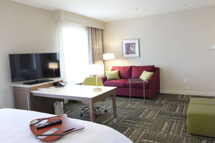 Hampton Inn & Suites Dallas Market Center