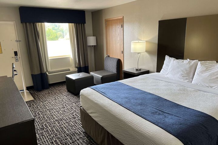 Days Inn by Wyndham Grove