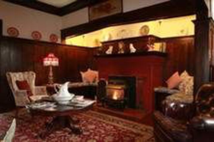 Oak Bay Guest House Bed & Breakfast