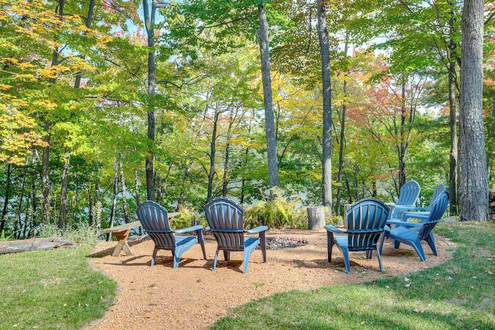 Rhinelander Chain of Lakes Home w / River Dock!