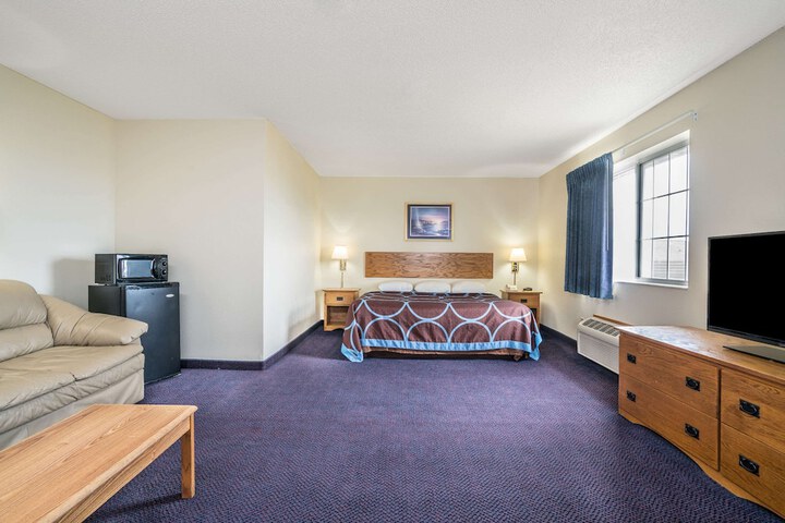Room 30 of 32