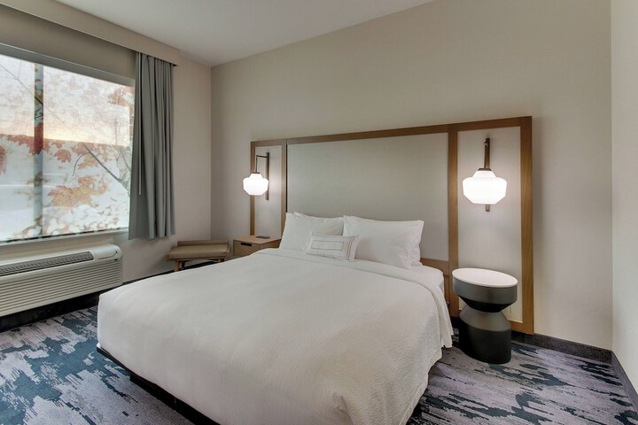 Room 20 of 33