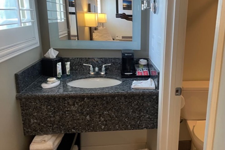 Hi View Inn & Suites