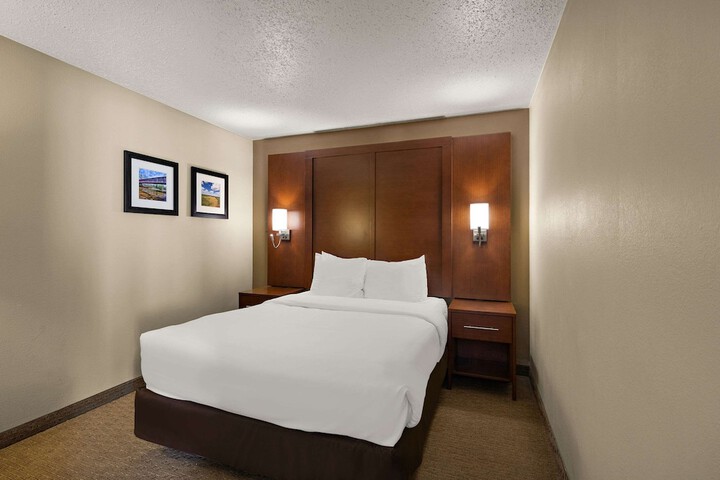 Room 31 of 77