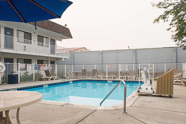 Pool 8 of 35