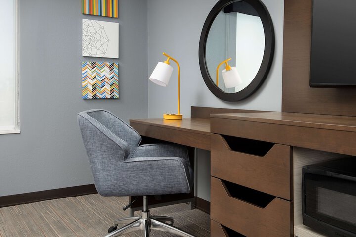Room 14 of 36