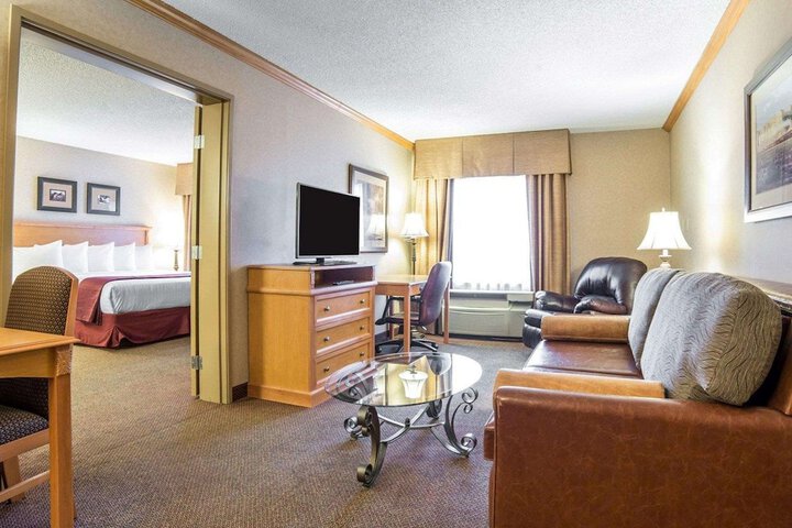 Room 13 of 36