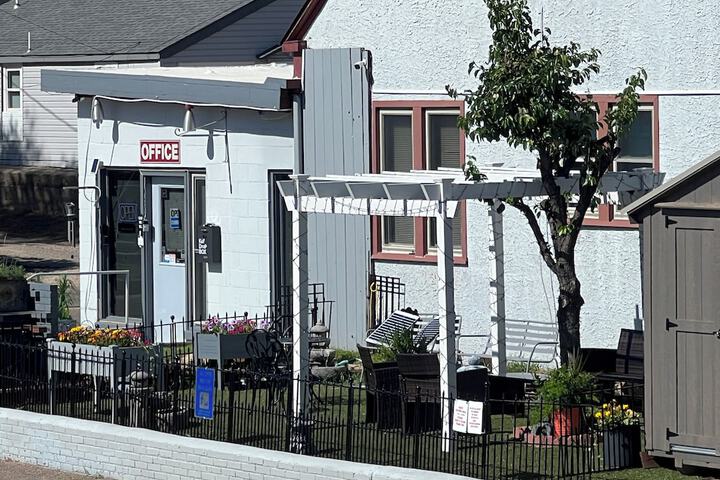Midtown Inn & Suites