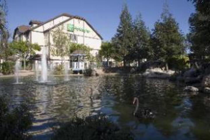 Swan Court Conference Center