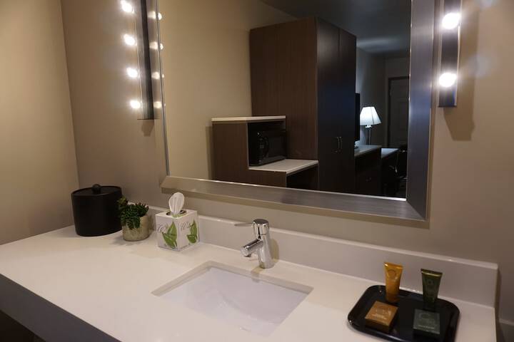 Room 10 of 37