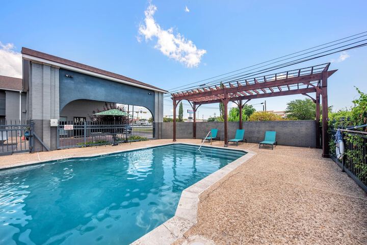 Quality Inn Near Lake Marble Falls