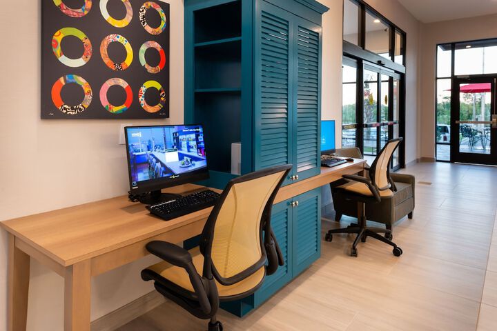 Business Center 36 of 37