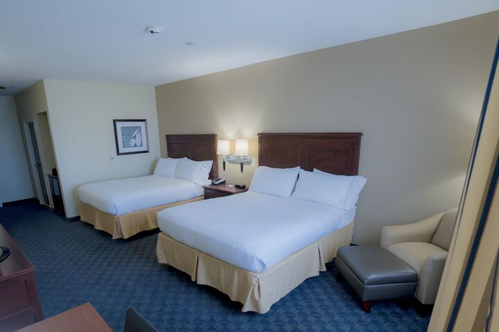 Holiday Inn Express & Suites Pampa by IHG