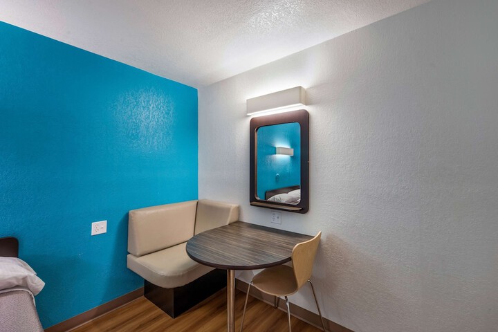 Room 19 of 34