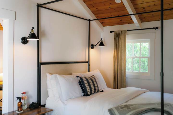 Room 42 of 74