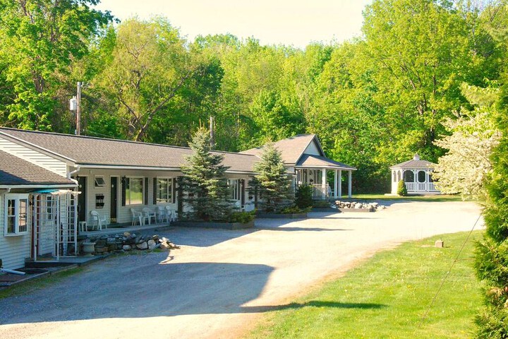 Harwood Hill Motel