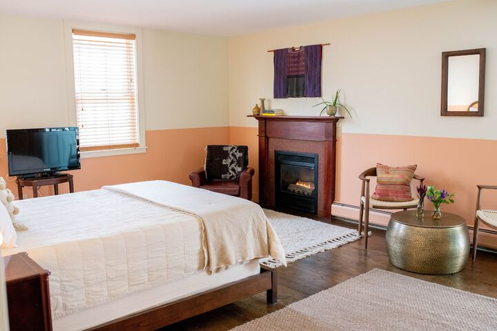 Room 10 of 42