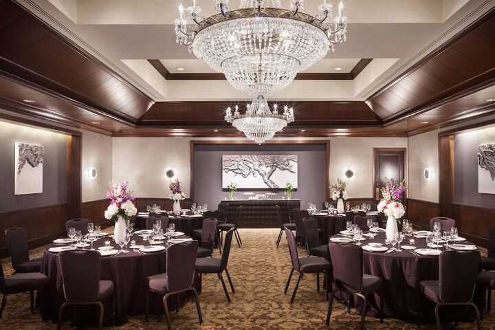 The Logan Philadelphia Curio Collection by Hilton