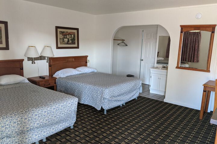 Room 8 of 15