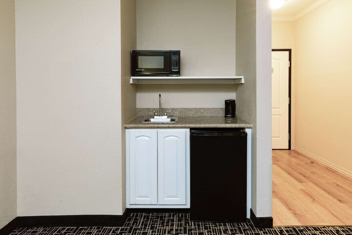 La Quinta Inn & Suites by Wyndham Garland Harbor Point