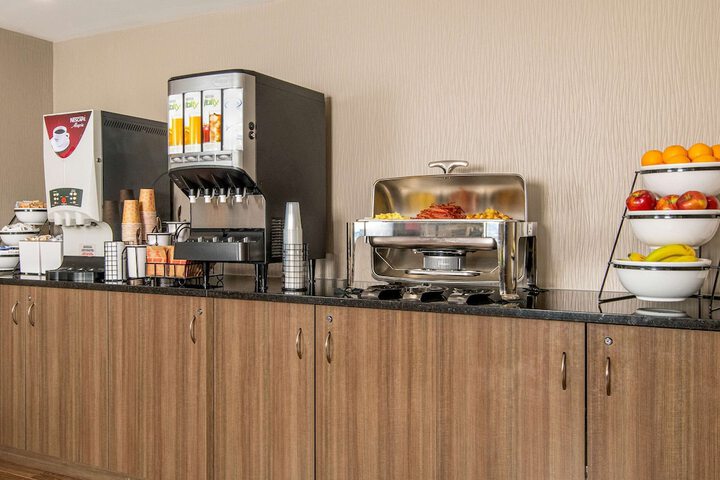 Breakfast/Coffee Service 74 of 87
