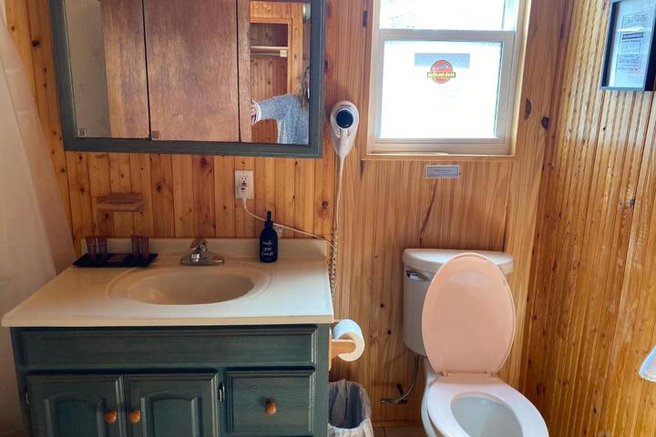 Merland Park Cottages and Motel